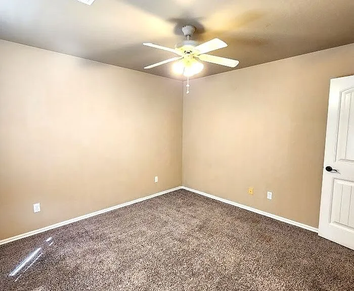 13705 Oxford Dr — Photo 31