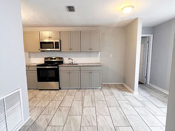 4th image of 1730 W 19th St