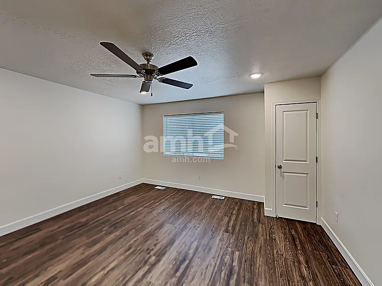 1359 E Perelle Ln — Photo 14