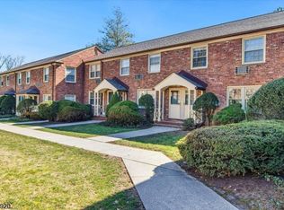 380 Main St APT 46, Chatham, NJ 07928