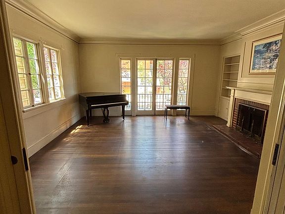 4th image of 254 Edgewood Ave