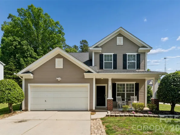 222 Flanders Dr, Mooresville, NC 28117