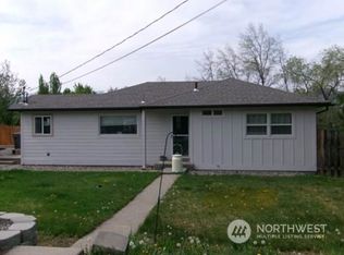 1762 Glen St NE, East Wenatchee, WA