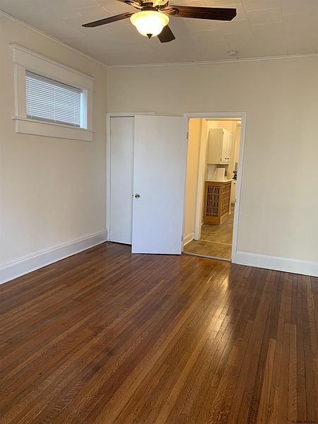 5th image of 89 N PINE Avenue