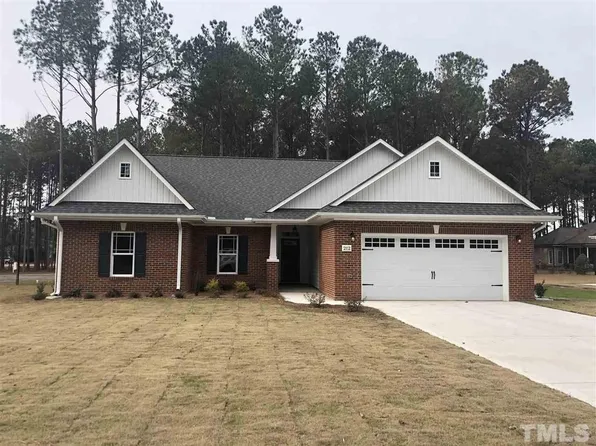 212 Crescent Dr, Dunn, NC 28334