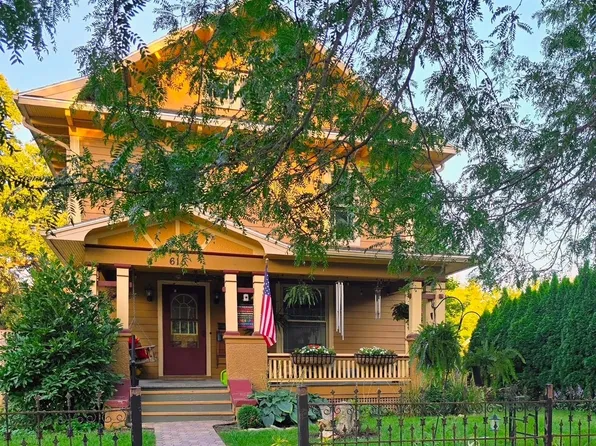 615 N 1st Ave, Winterset, IA 50273