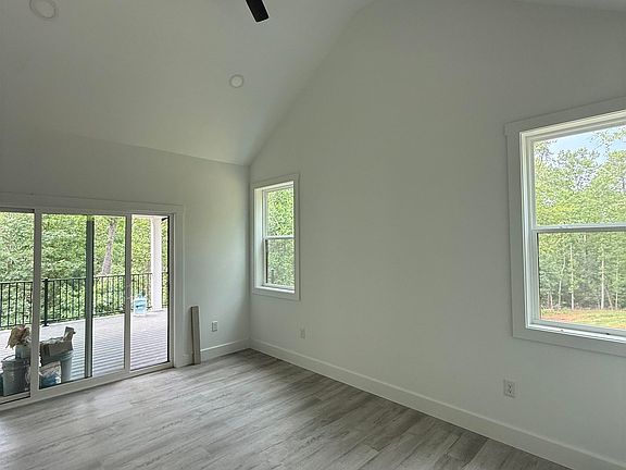 3rd image of 210 Stanley Dr