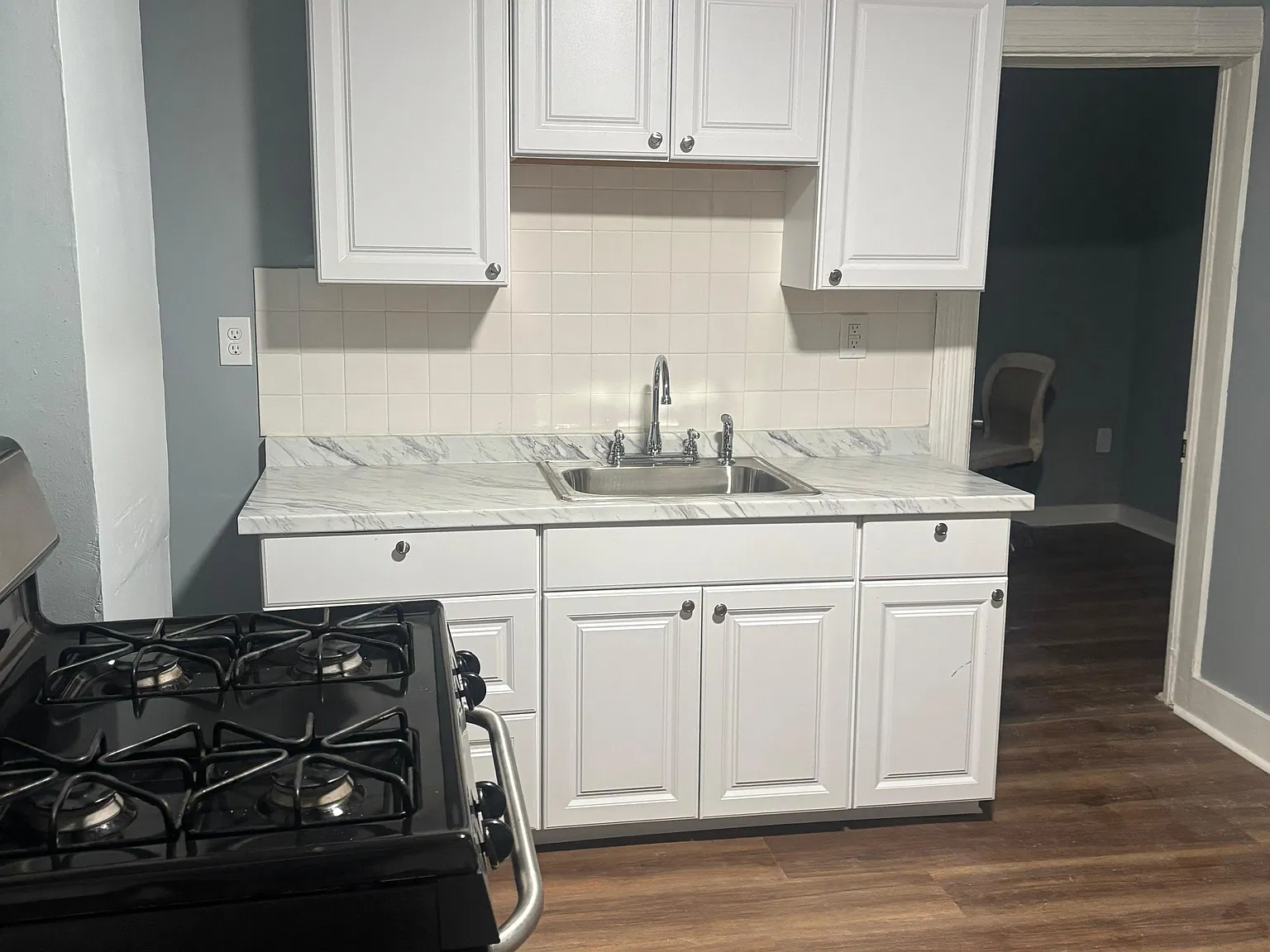 3 bed, 1000 sqft, $1,400 — Photo 2