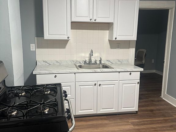 2nd image of 884 Yorkston St Floor 1