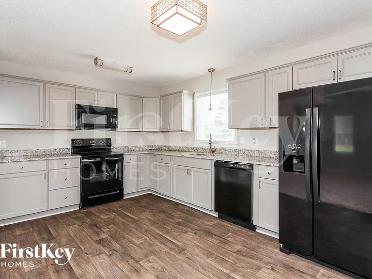 3625 Somerset Dr — Photo 5