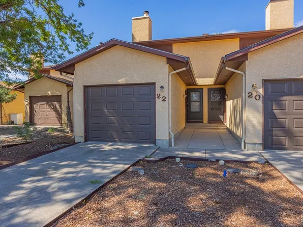 22 Pineridge Ct, Pueblo, CO 81001