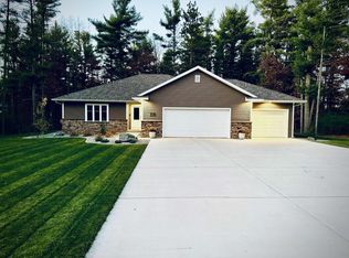 2711 Crystal Ln, Wisconsin Rapids, WI 54494