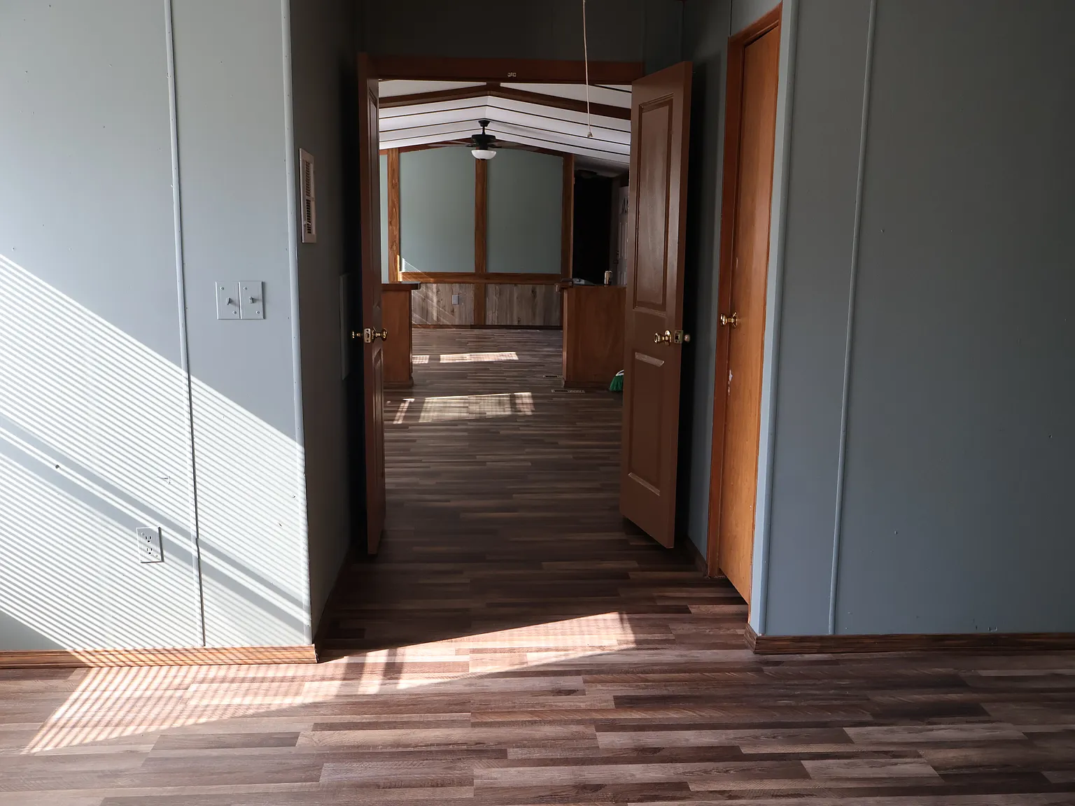 3 bed, 1280 sqft, $850 — Photo 2