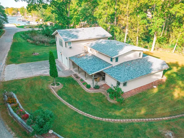 2057 Larry Dr, Brooklyn, IA 52211