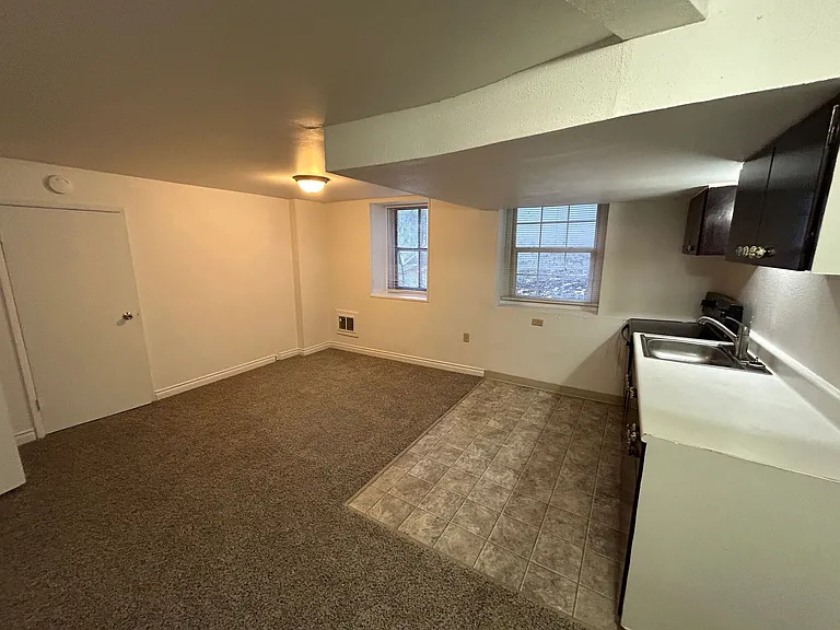 1424 West 10th Apartments — Photo 5