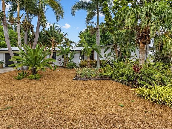 2nd image of 2605 Botany Ave