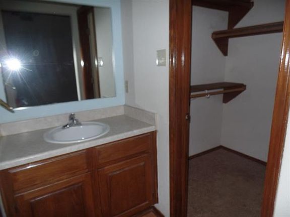 3rd image of 4775 Wineberry Dr