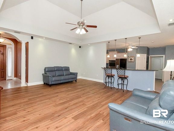 3rd image of 6140 Plantation Woods Dr