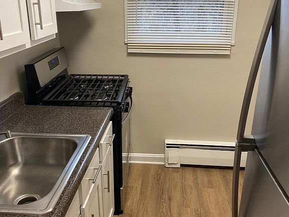 2nd image of 702 Chaney Dr #202