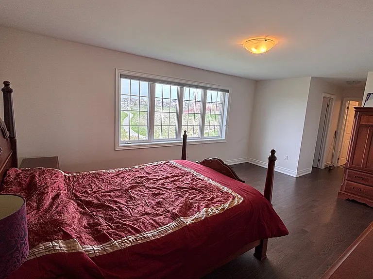 62 Angus Morton Cres — Photo 3