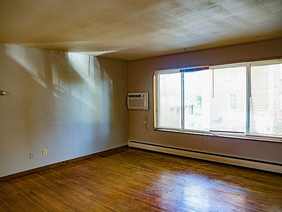 5th image of 801 University Ave SE APT 8