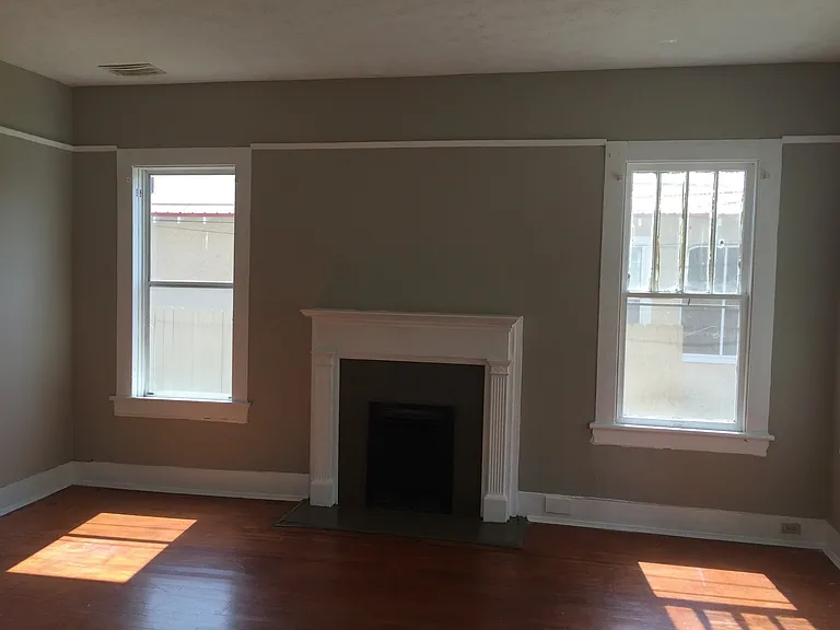 2812 Beacon Ave — Photo 7