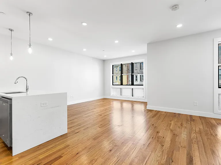 181 Bennington St #4 — Photo 5