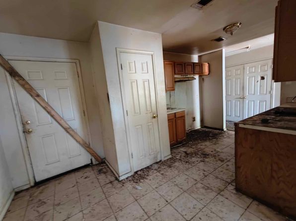 2113 San Antonio St, Grand Prairie, TX 75051
