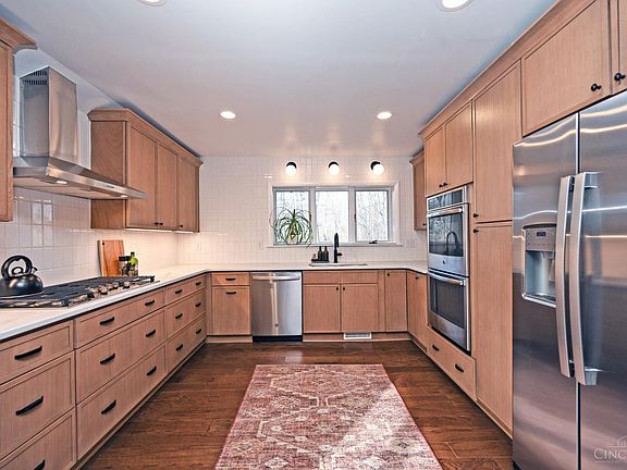 2nd image of 618 Bunker Ln