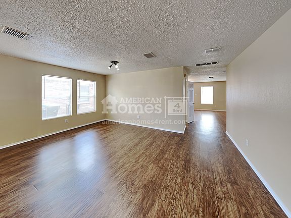 4th image of 3875 Steeplechase Dr