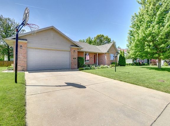 2nd image of 3001 Appletree Dr