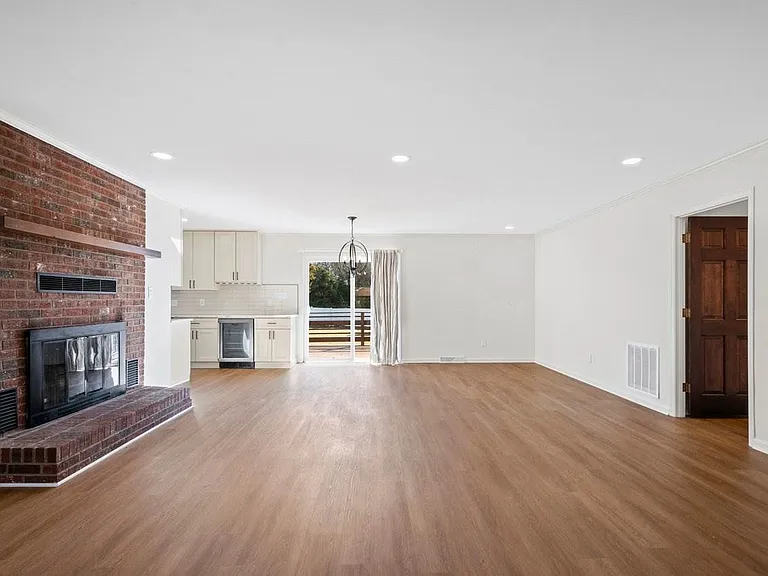 16808 Knoxwood Dr — Photo 5