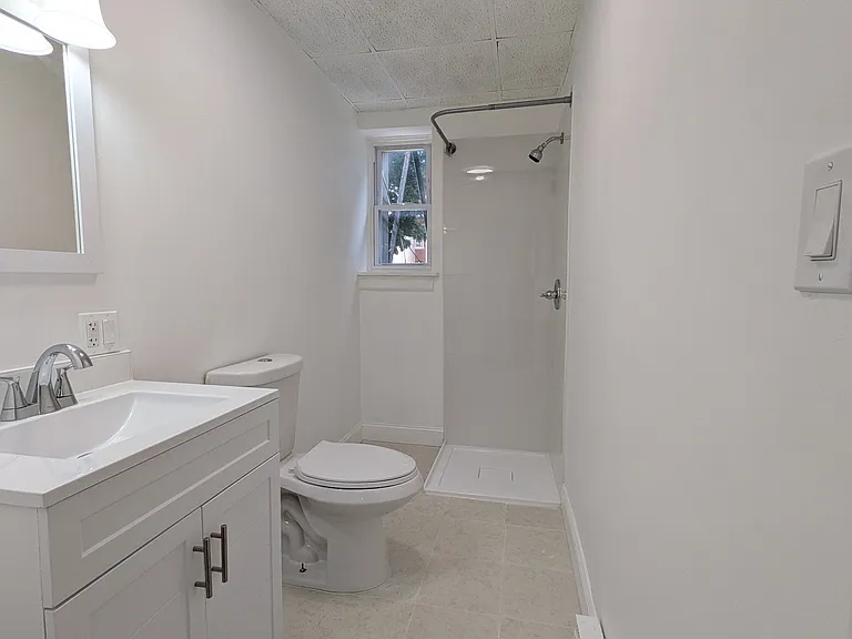 628 N 6th St #5 — Photo 7