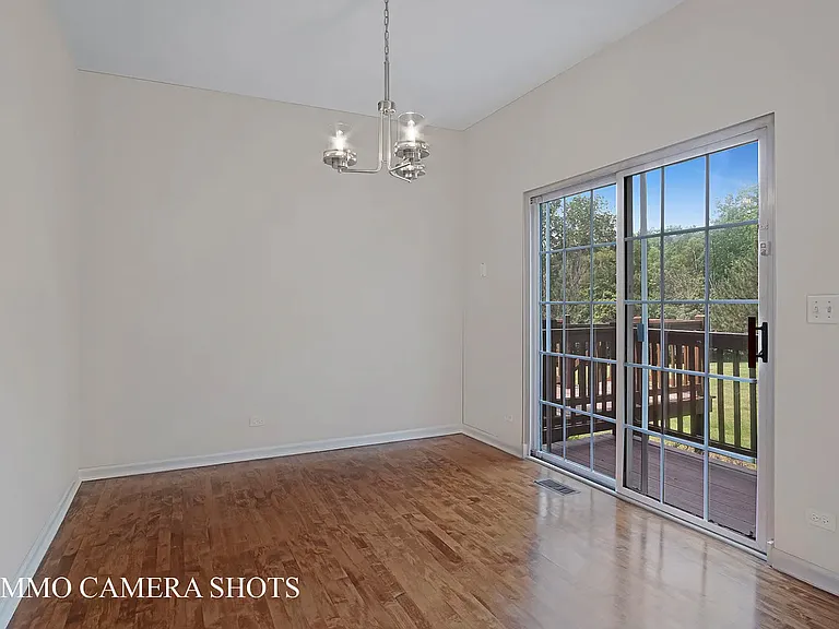 546 Declaration Ln — Photo 5