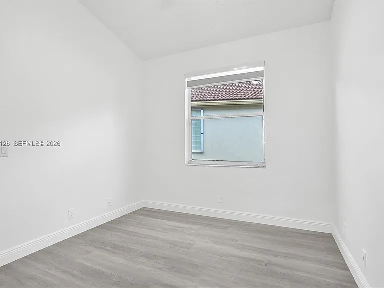 6931 NW 34th St — Photo 15