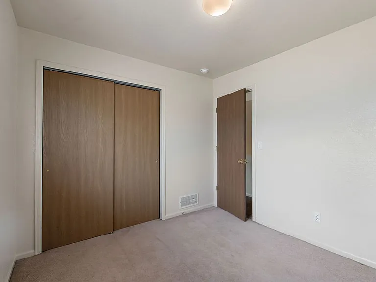 432 Sundance Cir N — Photo 12