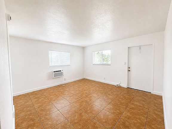 5th image of 610 NW 7th Ave #11567101