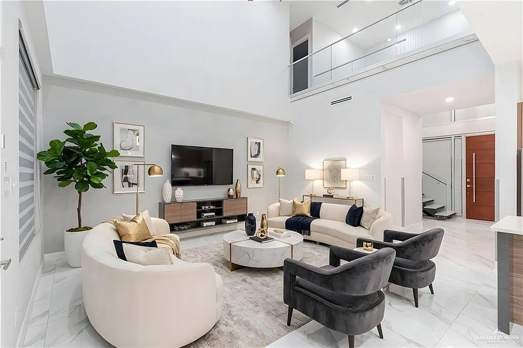 4 bed, 4.5 bath, 2767 sqft, $3,700 — Photo 3