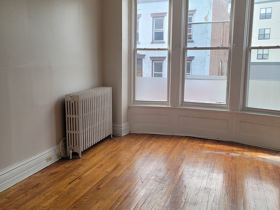 2nd image of 2136 5th Ave APT 1
