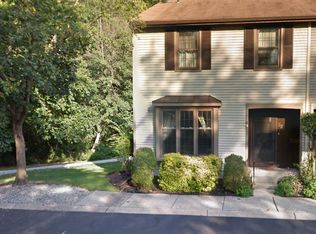 39 Crofton Cmns, Cherry Hill, NJ 08034