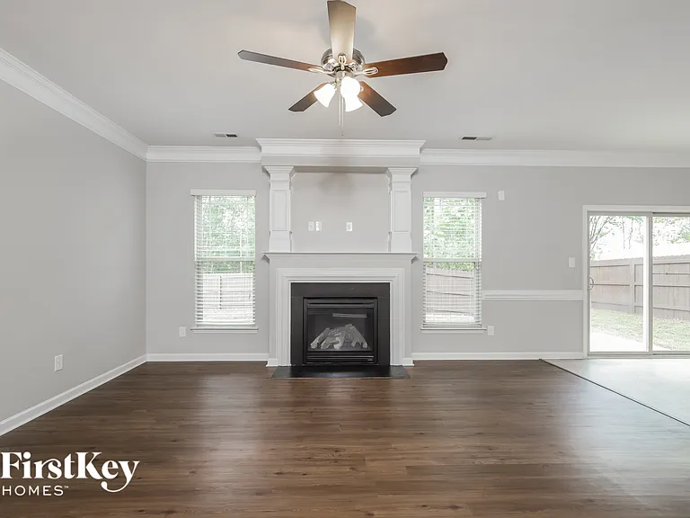 4476 Redfern Pl — Photo 4