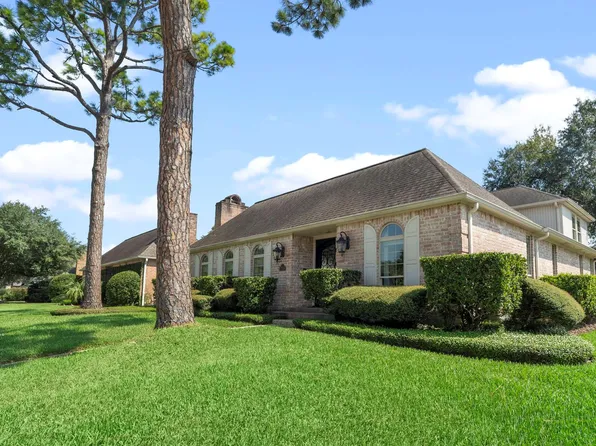 443 Fox Briar Ln, Sugar Land, TX 77478