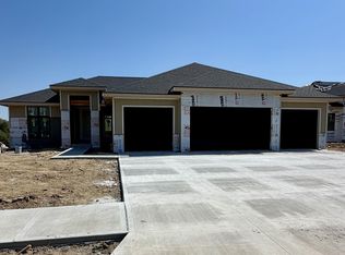 5915 N 214th St, Elkhorn, NE 68022