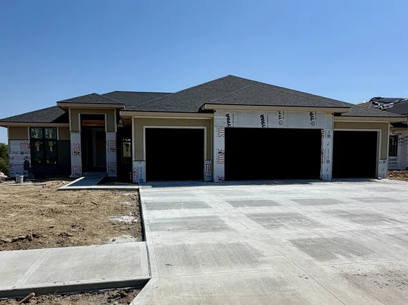 5915 N 214th St, Elkhorn, NE 68022