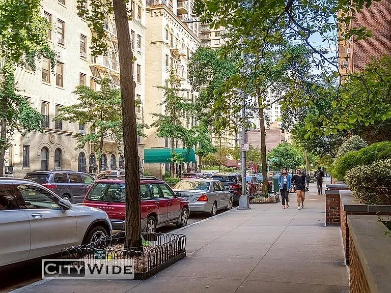 161 E 55th St #2C — Photo 5