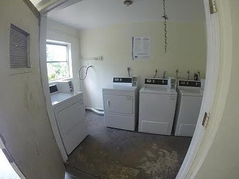 4th image of 8600 NW 40th St