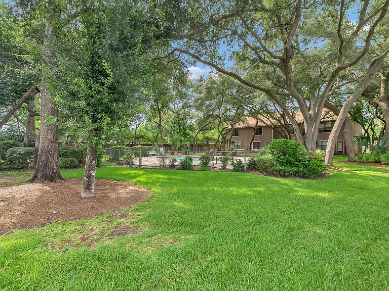 4 Falcon Ridge Ln — Photo 43