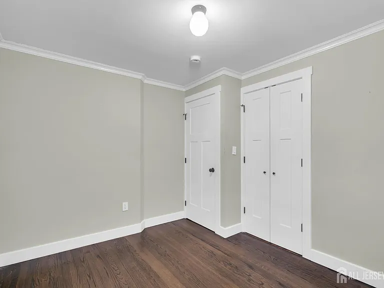 20 Burnet St — Photo 19