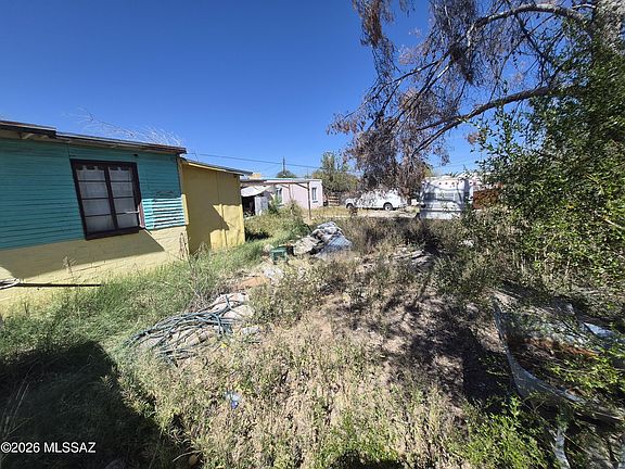 4th image of 242 E Jacinto St