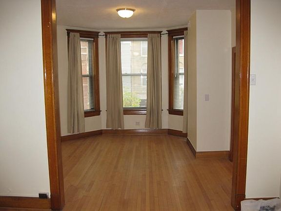 3rd image of 909 N Campbell Ave #1